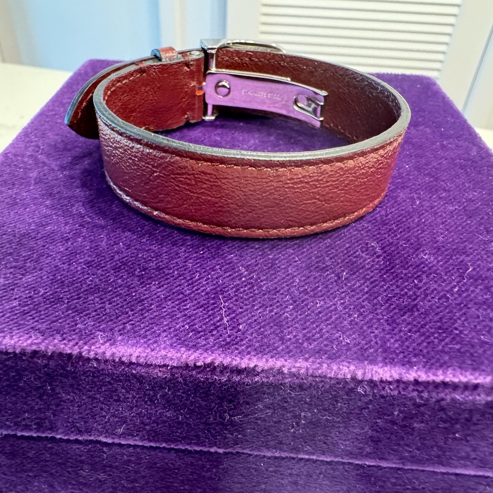 Gucci Burgundy Leather Watch in Purple and Gold Box - Picture 7 of 7